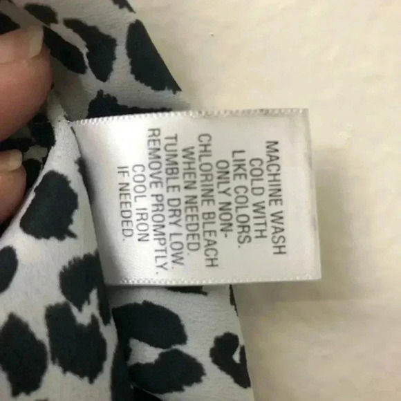 Leopard Print Black/Silver Top w/front twist Sz XS - Picture 5 of 6